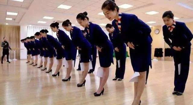 2020051614355757.jpg 鞠躬礼.jpg